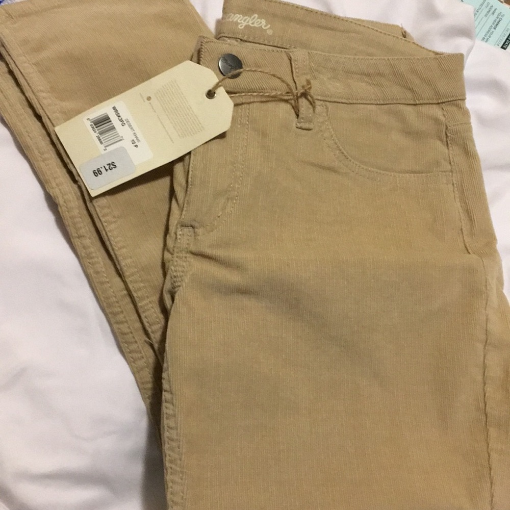 Wrangler Desert Khaki 10 P corduroys, new w/tags
